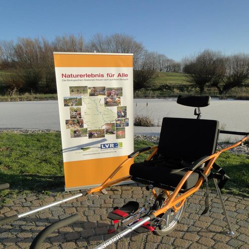 Die Joelette - ein geländegängiges Rollgefährt für Menschen mit Mobilitätseinschränkungen