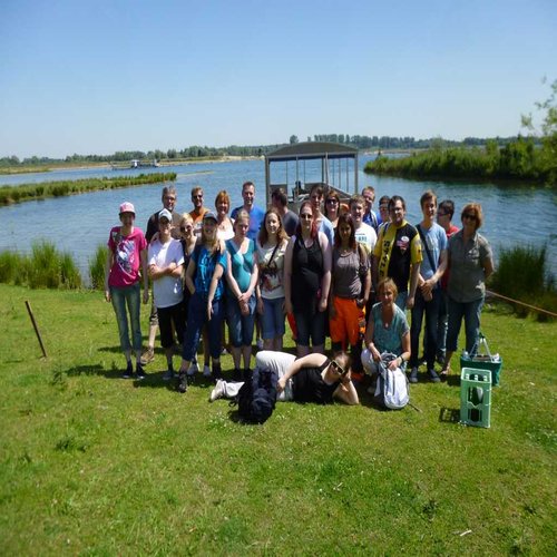 Gruppe am Bootsanleger der Wilden Gans